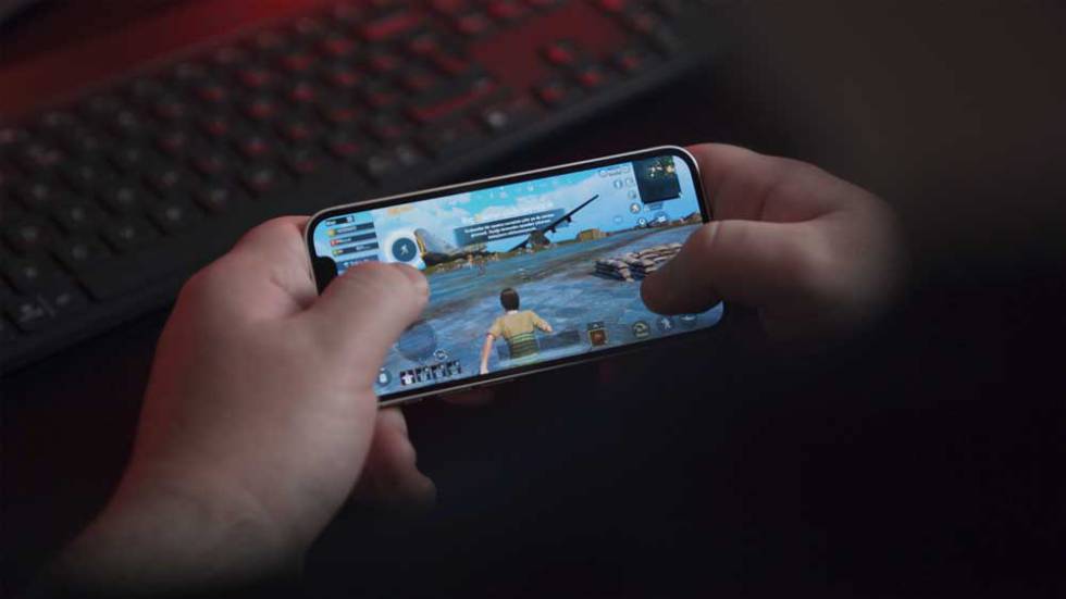 Jugando con un smartphone
