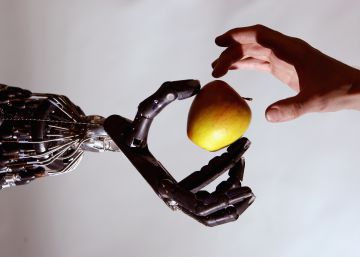 Esta mano robótica tiene mejor pulso que tu mano humana