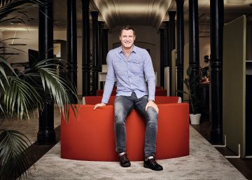 Jonas Tellander, en la imagen en su ofina en Estocolmo, fundórn Storytel en 2005 como un servicio de suscripción con audiolibros ilimitados por una cuota fija.
