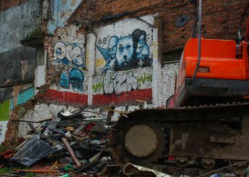Momento de la demolición de los antiguos edificios del que será el primer distrito creativo de Colombia