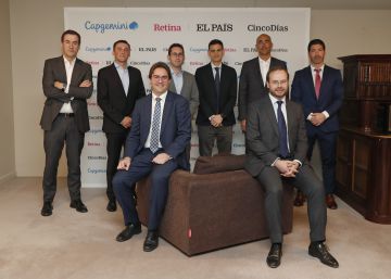 En la imagen, de pie, de izquierda a derecha, Carlos García Santos (Capgemini Invent), Luis Alfonso Henar (Talgo), Mario Sánchez Fernández (Grupo Antolín), Juan Ignacio Castro (Airbus), René González (Gestamp) y José Antonio Pascual (Siemens Gamesa). Sentados, David Luengo (Capgemini) y Donato Martínez (Navantia).