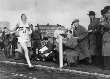 Roger Bannister cruzando la meta en 1984.