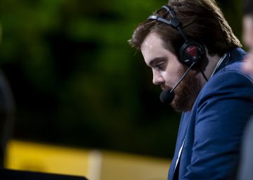 El comentarista Ibai Llanos durante una competición de 'League of Legends' en el Palacio de Vistalegre de Madrid en 2018.
