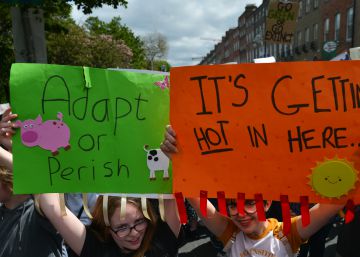Manifestación de estudiantes en Dublín protestando contra el cambio climático. La foto es del 24 de mayo, por cierto.