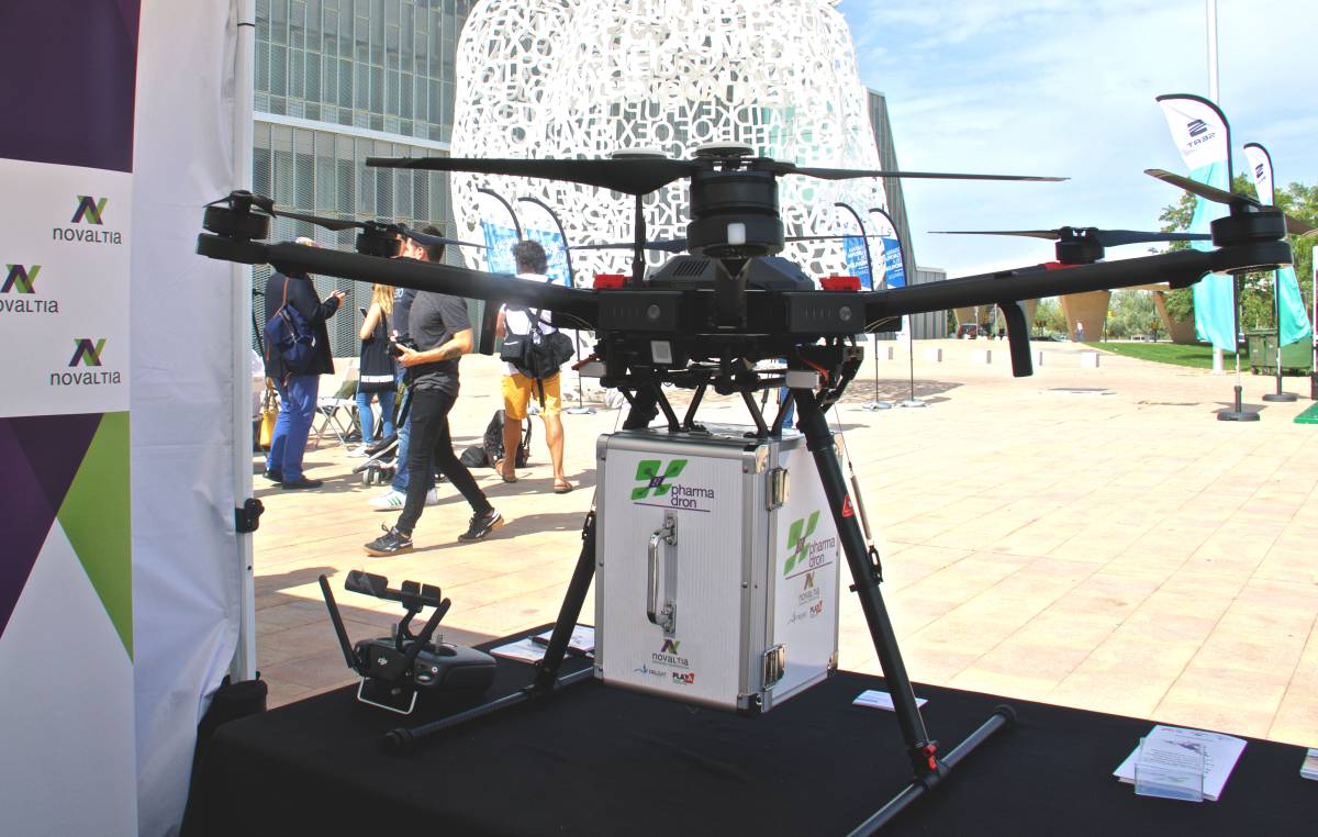 Dron y contentenedor diseñados para el traslado de fármacos en el marco del proyecto Pharmadron