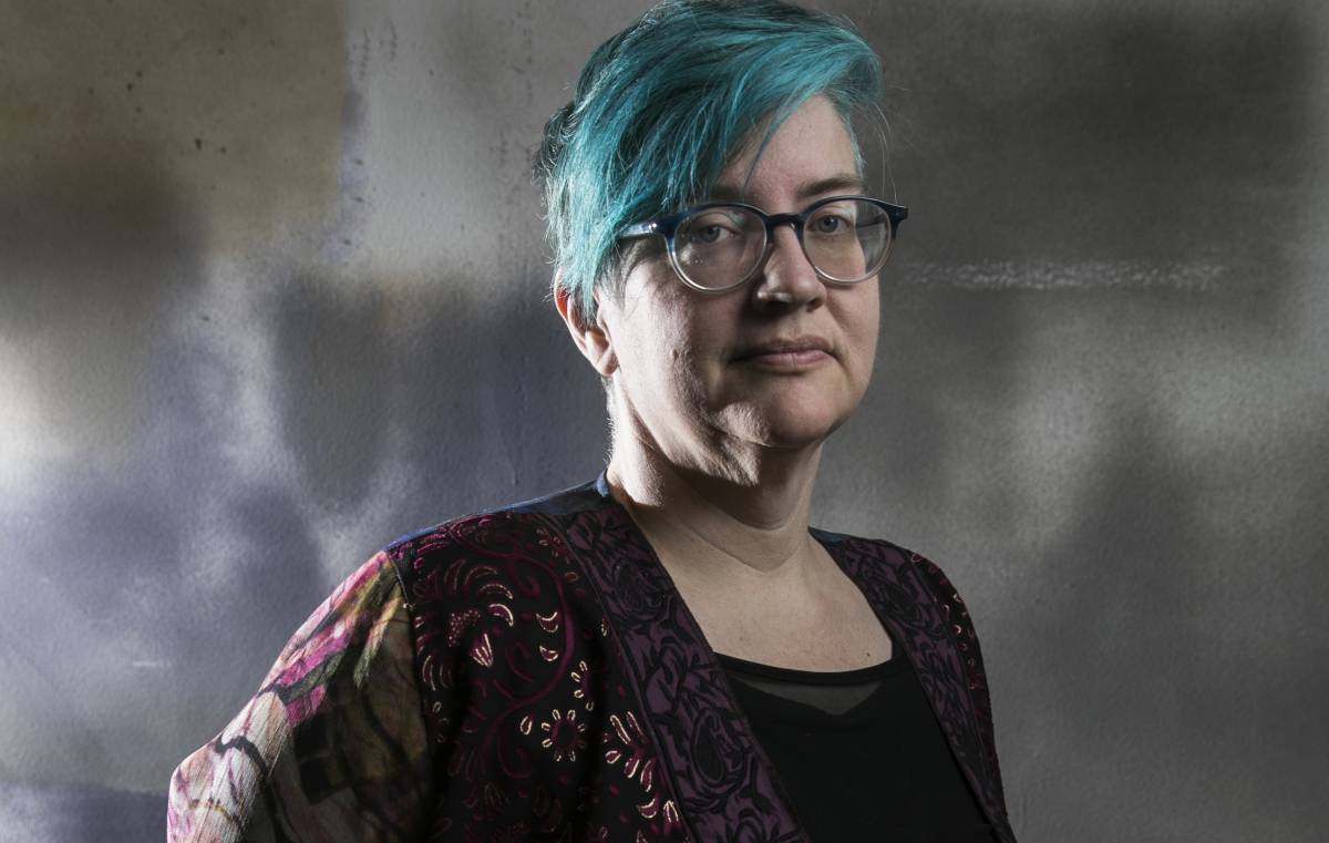 Cathy O’Neil es matemática, científica de datos y activista. Se hizo mundialmente conocida tras publicar 'Weapons of Math Destruction',rn donde describe hasta qué punto los algoritmos perjudican a los más pobres.