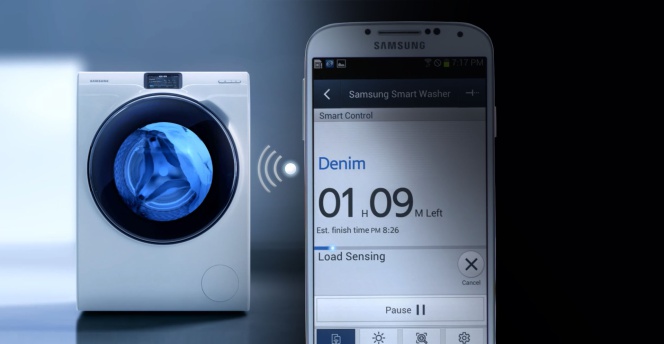 población grueso agrio Samsung Crystal Blue, la lavadora inteligente con wifi, pantalla táctil y  un Galaxy S4 de regalo | Gadgets | Cinco Días