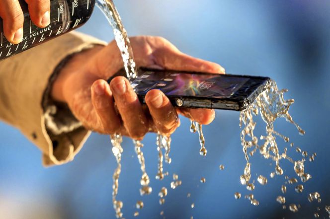 Amigo por correspondencia híbrido Será Comprueba si tu Sony Xperia Z3 sigue siendo resistente al agua sin mojarlo  | Smartphones | Cinco Días