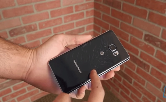 Grifo clímax habla El Samsung Galaxy Note 5 muestra su resistencia en vídeo | Smartphones |  Cinco Días