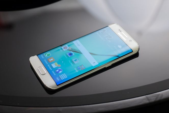 cosecha Abandono Alegre Samsung: Se filtran las nuevas funciones que tendrá la pantalla curva del Samsung  Galaxy S7 Edge | Smartphones | Cinco Días