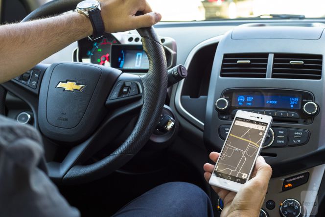 Hacia fuera Discriminación Resonar Cómo instalar Bluetooth en cualquier coche | Motor | Cinco Días