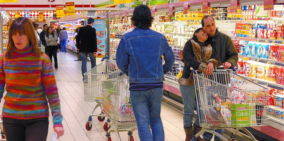 El 70% de los españoles gasta entre 150 y 450 al mes la cesta de la compra | Mi dinero | Cinco Días