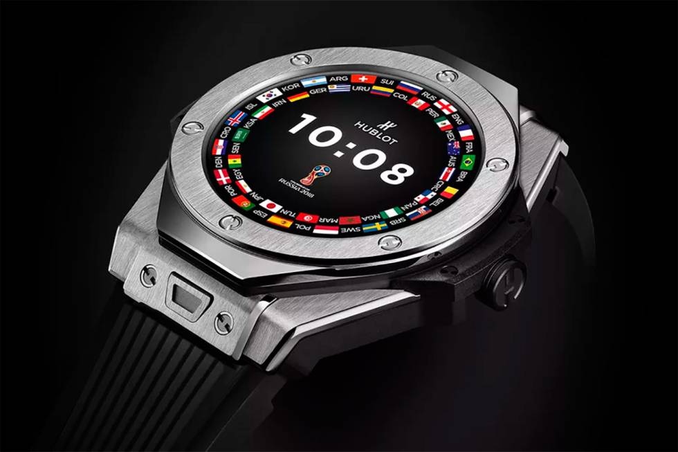 Así es el smartwatch de 4000€ que los árbitros del Mundial Rusia | Gadgets | Cinco Días