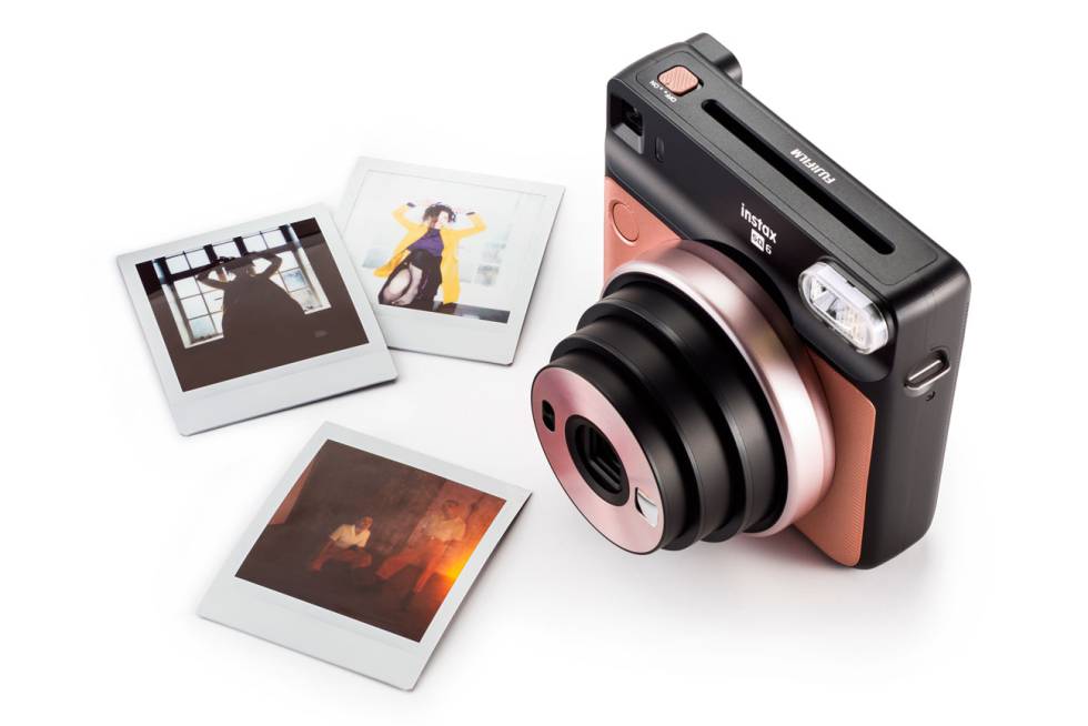 Fujifilm lanza su primera cámara de instantánea con formato | Gadgets | Cinco Días