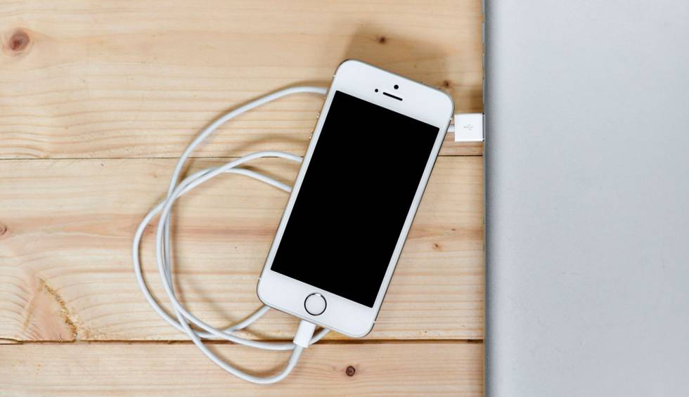 Igualmente Felicidades Haiku No podrás cargar rápido los nuevos iPhone sin un cargador "original" |  Smartphones | Cinco Días