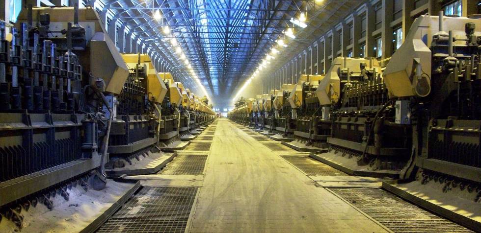 Interior de la planta de Alcoa en Avilés (Asturias)