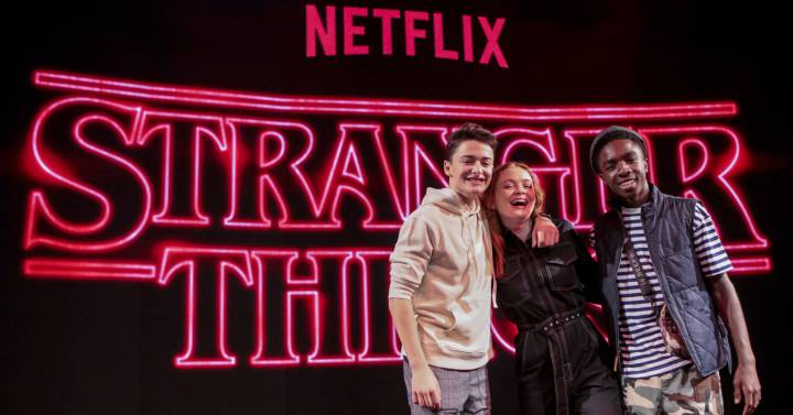 Cuantos Capitulos Tiene La Temporada 3 De Stranger Things Netflix lanza un nuevo tráiler de Stranger Things 3, con los títulos de