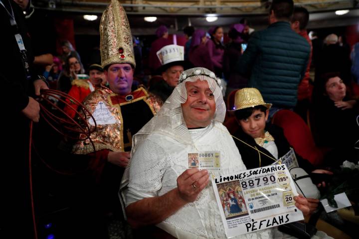 Los premios de la Lotería de Navidad inferiores a 2.000 euros se pueden