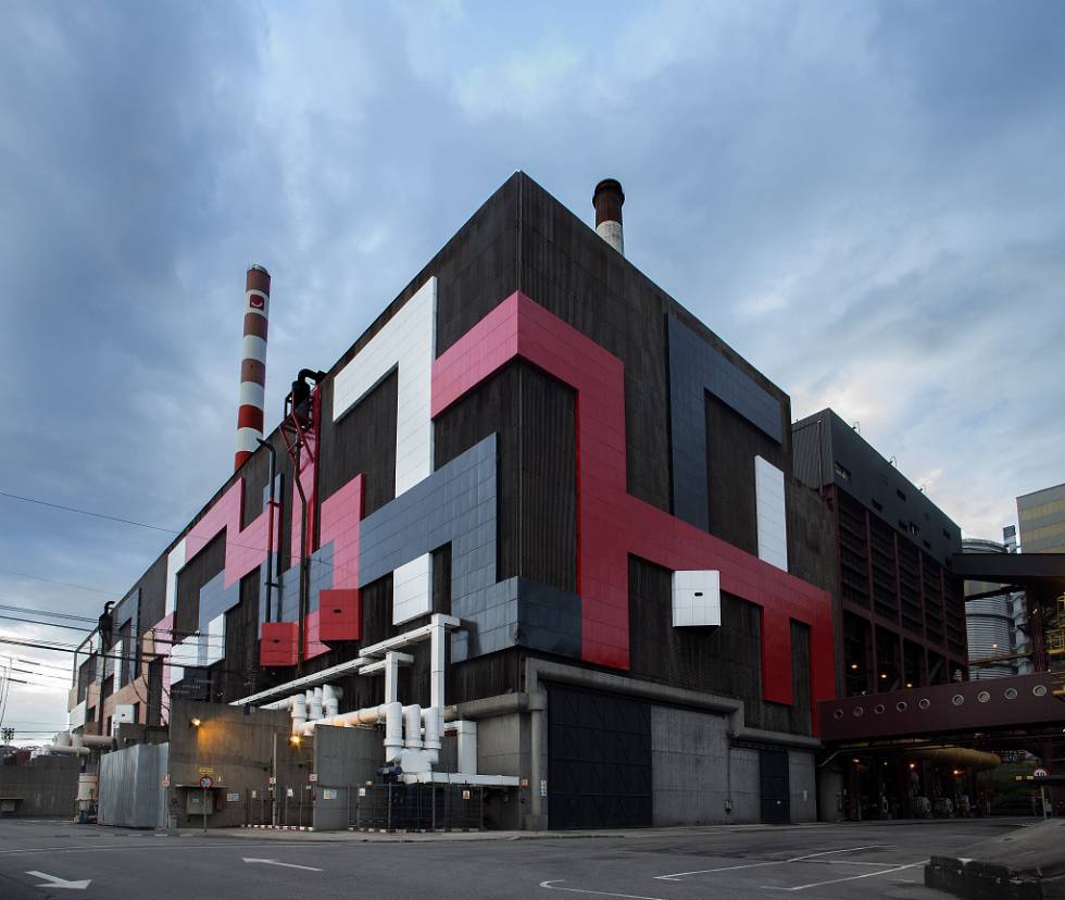 La central térmica de EDP en Aboño (Asturias), diseñada por el arquitecto Joaquín Vaquero Palacios.