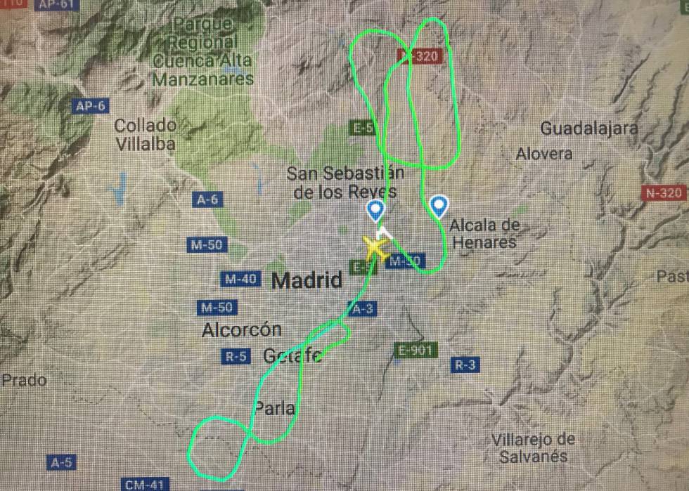 La trayectoria del vuelo desde el despegue hasta el aterrizaje de emergencia, registrada por Flightradar.