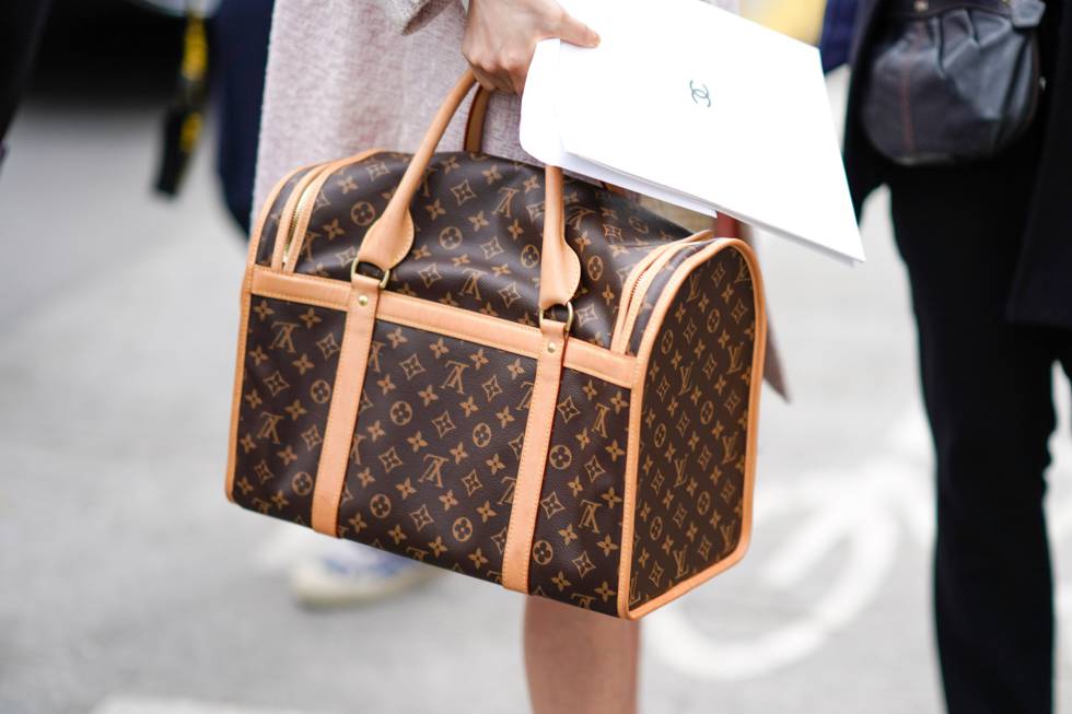 perrito fantasma abogado Este bolso de Louis Vuitton cuenta con dos pantallas AMOLED | Gadgets |  Cinco Días