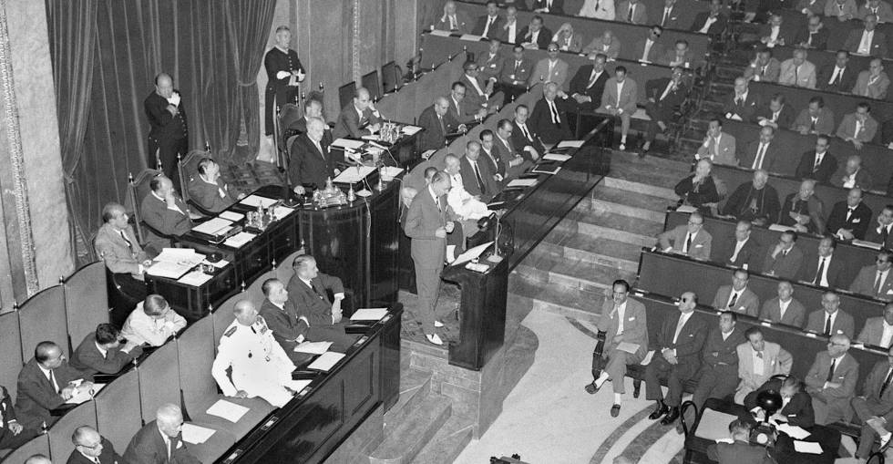 El ministro de Hacienda Mariano Navarro Rubio expuso en las Cortes el 28 de julio de 1959, junto al titular de Comercio Alberto Ullastres, las líneas maestras del programa de liberalización.