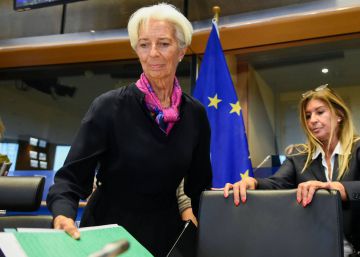 La última dimisión en el BCE puede hacerle la vida difícil a Lagarde