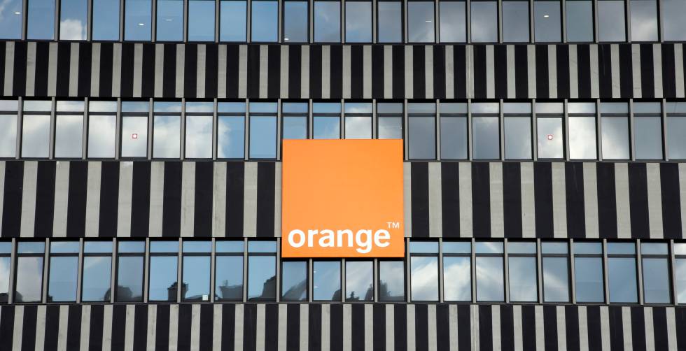Orange conectará 1.227 centros educativos de Madrid tras ganar un contrato de 14 millones Orange conectará 1.227 centros educativos de Madrid tras ganar un contrato de 14 millones