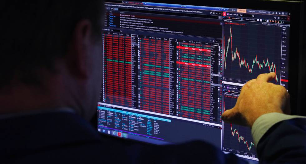 El Ibex acaba con cinco semanas al alza y cede un 2,4% | Mercados ...