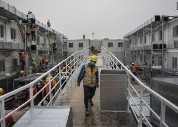 China pone en marcha el hospital exprés construido en 10 días en Wuhan