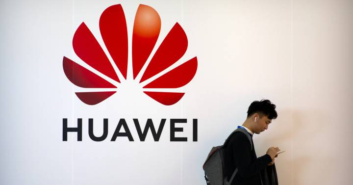 Us Accuses Huawei Of Stealing Secrets And Collaborating With Iran And Korea Companies 