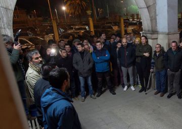 El comité de Sniace convoca una concentración en la fábrica el lunes