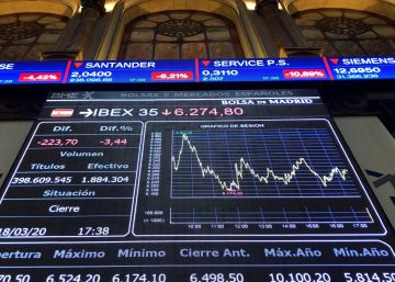 Vista del interior de la bolsa española. 