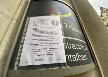 Oficina de la Agencia Tributaria cerrada al público.