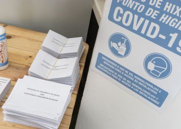 Cómo se vota en País Vasco y Galicia: mascarilla, gel y distancia social