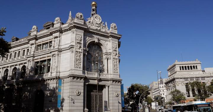 Banco de España justifica la bajada de la deuda pública en