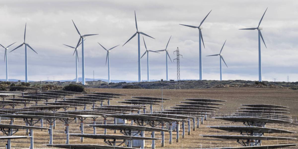 Planta eólica y fotovoltaica.
