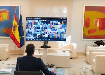 El predidente del gobierno, Pedro Sánchez, preside en Moncloa la XXII Conferencia de Presidentes.