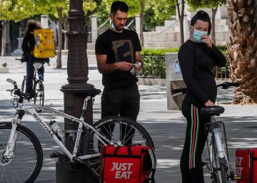 Gobierno y sindicatos acuerdan ampliar la ley de los 'riders' a todas las plataformas digitales