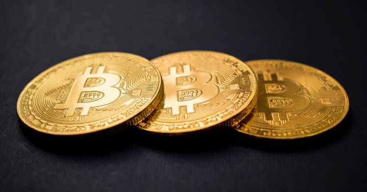 bitcoin coinbase ára)