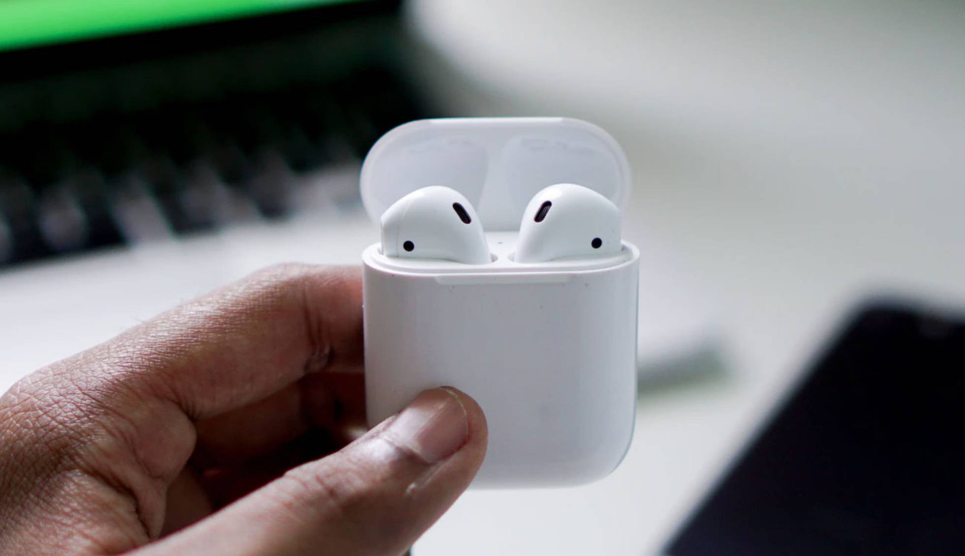 Nuevos Airpods 3 más parecidos al modelo 'Pro', pero sin llegar a ser