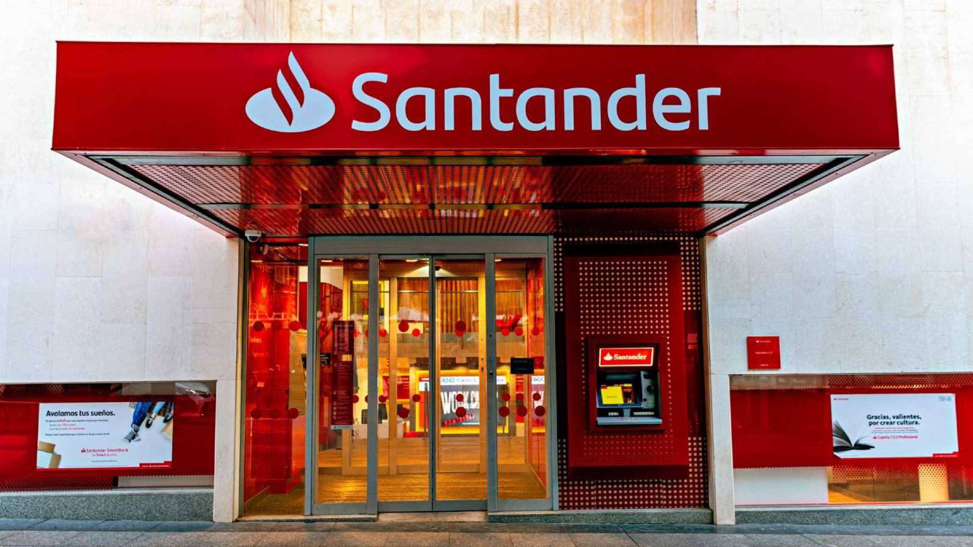 Santander crea una sociedad para gestionar las sucursales que cierra 
