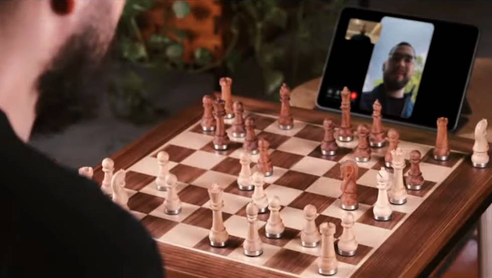 PHANTOM. The Robotic Chessboard Made of Real Wood by Wonder Substance —  Kickstarter