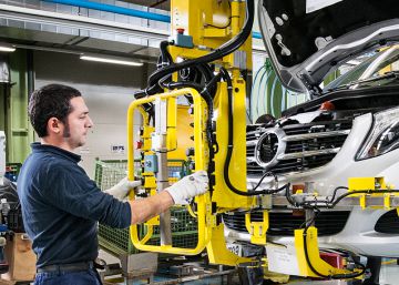 Mercedes-Benz pacta un ERTE de 30 días en Vitoria por la falta de chips