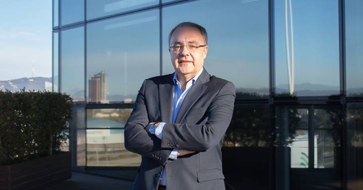 Celnex zamyka firmy kupujące Polcomtel w Polsce za 1600 mln USD