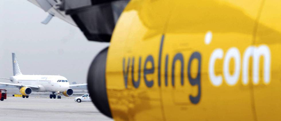 Vueling se suma Ryanair por subir la maleta a bordo | Compañías | Cinco Días
