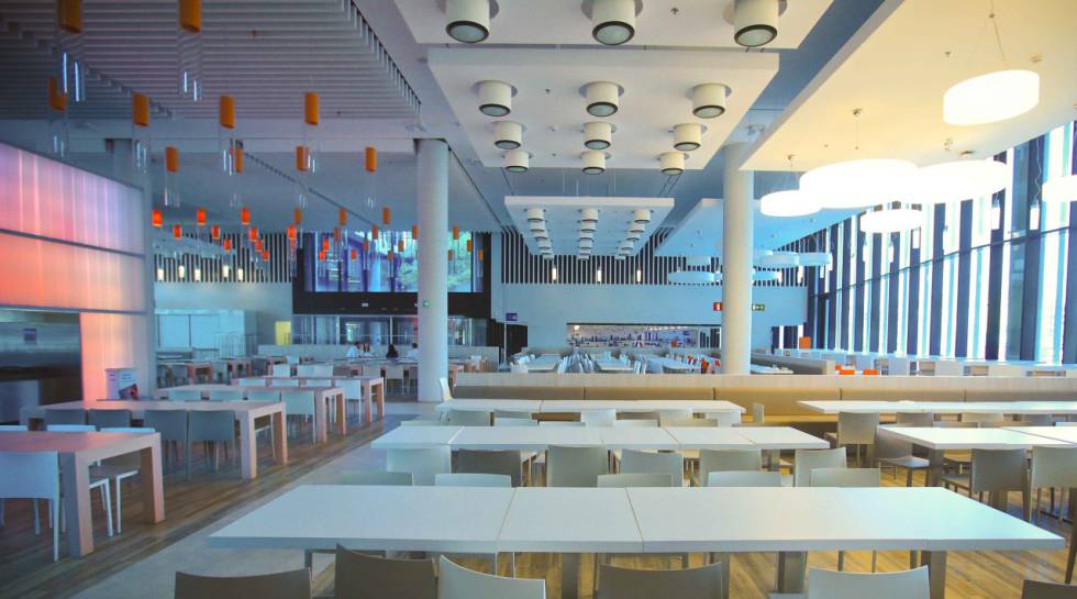 Vista de uno de los restaurantes de BBVA en el edificio La Vela, en Madrid.