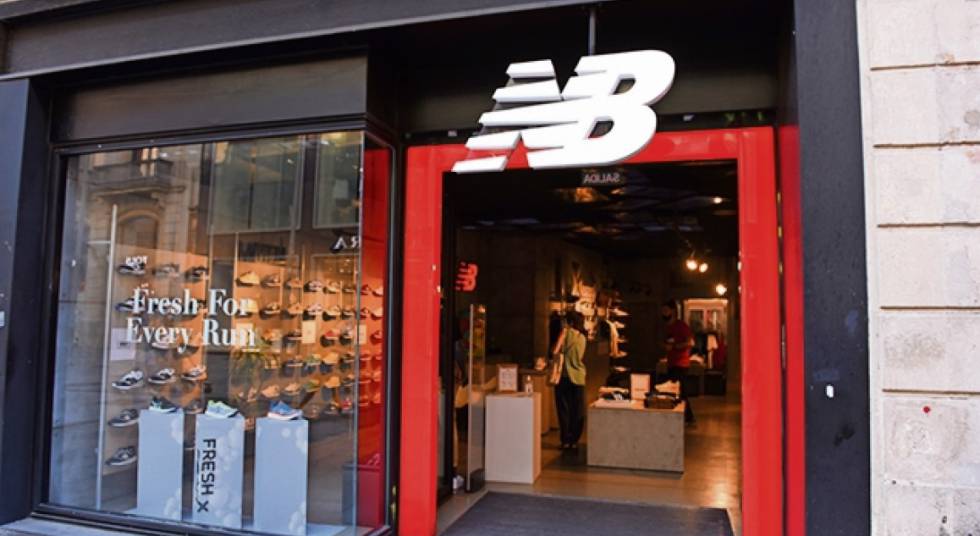 Vientre taiko imagen semáforo New Balance baraja cerrar sus tiendas en España y Portugal y centrarse en  el online | Compañías | Cinco Días