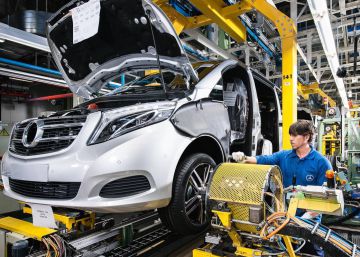 Mercedes aprueba sin acuerdo con los sindicatos el ERTE en la planta de Vitoria