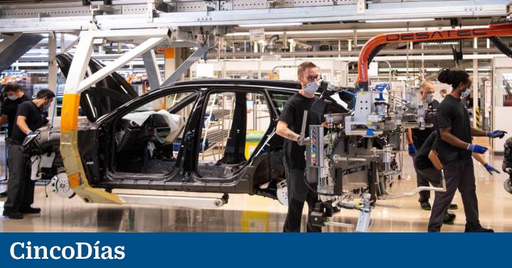 Unions warn: the electric car ensures the future but threatens 3,000 jobs at Seat
